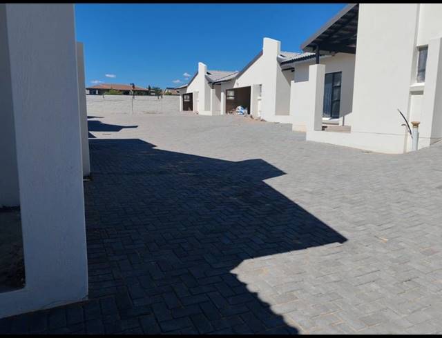 3 BEDROOM TOWNHOUSE FOR SALE IN CELTIC MEADOWS